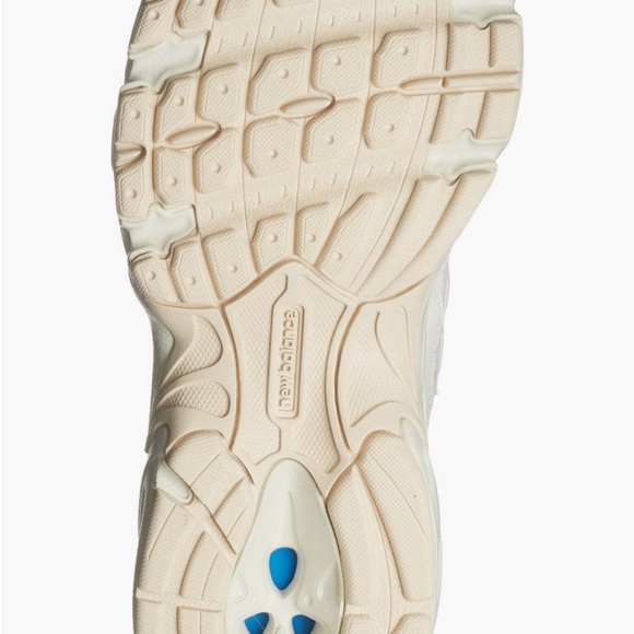 New Balance Gender Inclusive Bisque/Angora 740 Sneaker - Picture 5 of 5